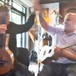 En el cuatro Simón Díaz Jr. En la Bandola Luis Emmanuelli