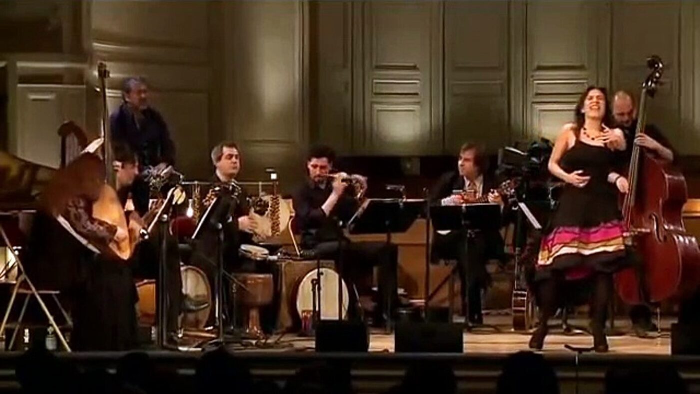 Luciana Mancini y la agrupación L'Arpeggiata