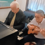 Maestro Ygnacio Navarro en el piano y Enrique Gómez en el cuatro