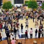 Participación especial de la coral y los talentosos músicos de la Fundación Conservatorio Vicente Emilio Sojo.“