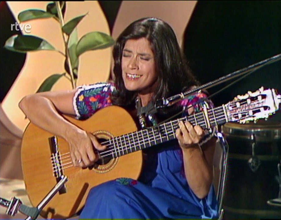 Soledad Bravo interpreta Tonada de luna llena - 1976